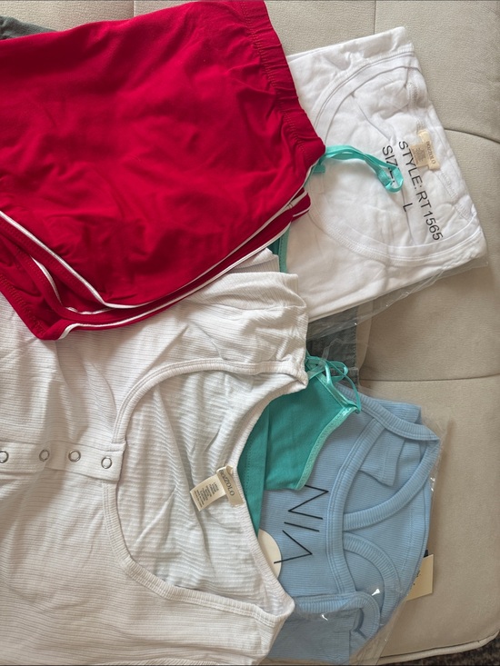 Bozzolo Pants - Bozzolo Red and White Women's Shorts Set with Pastel Tops